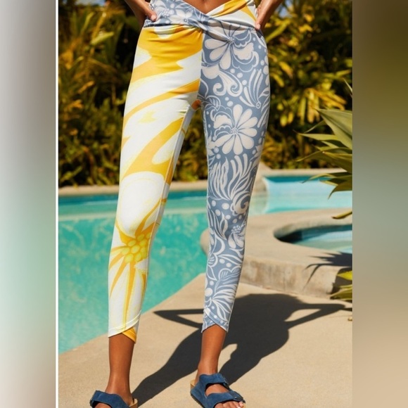 FP Movement by Free People Pants - Free People Movement Double Take Printed Leggings, small